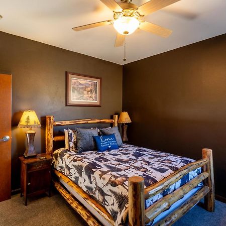 Bison Lodge - Lg Home - 2 Bedrooms - Less Than 5 Miles To Yellowstone North Entrance, Sleeps Up To 8 Gardiner Bagian luar foto