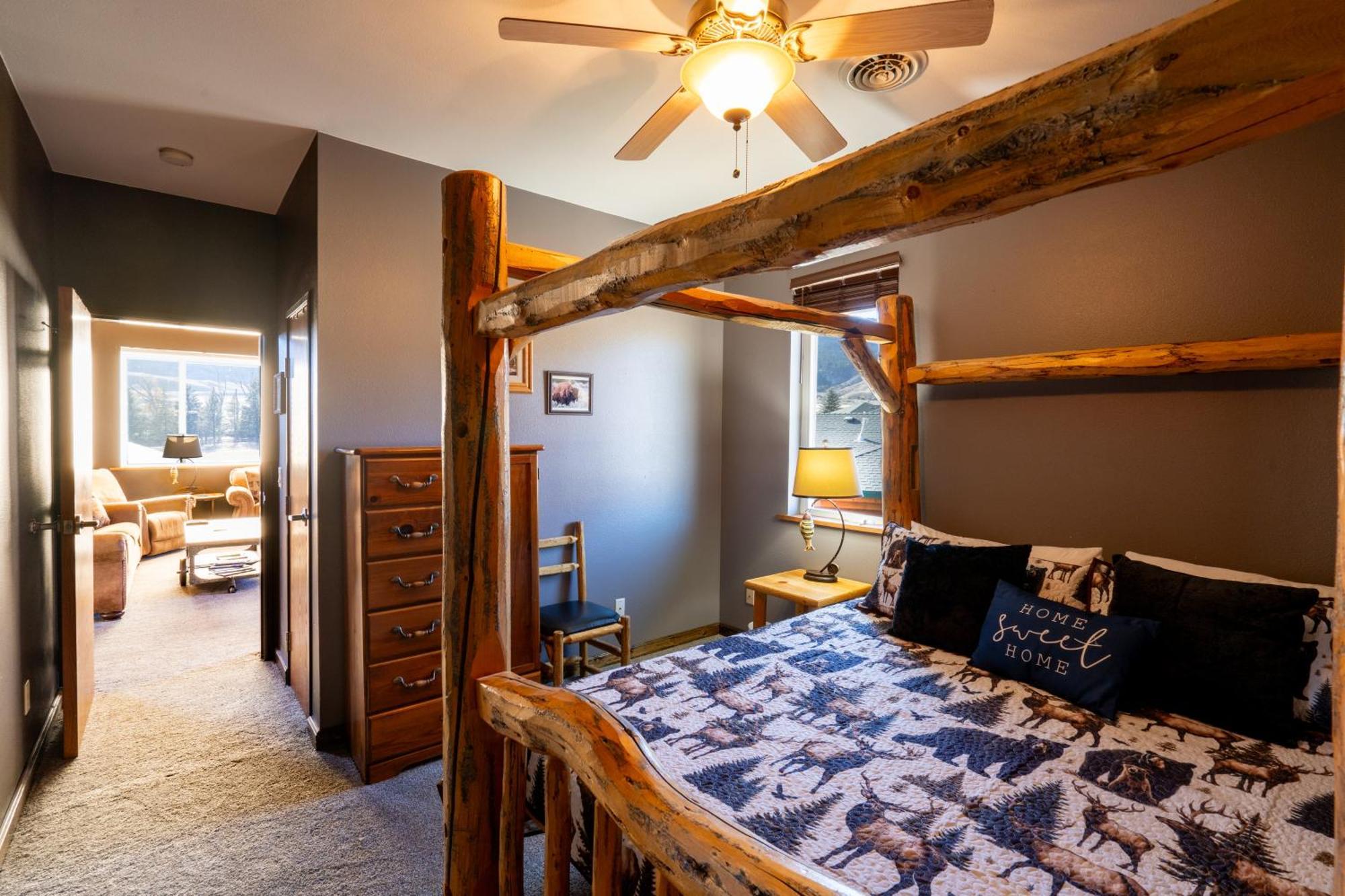 Bison Lodge - Lg Home - 2 Bedrooms - Less Than 5 Miles To Yellowstone North Entrance, Sleeps Up To 8 Gardiner Bagian luar foto