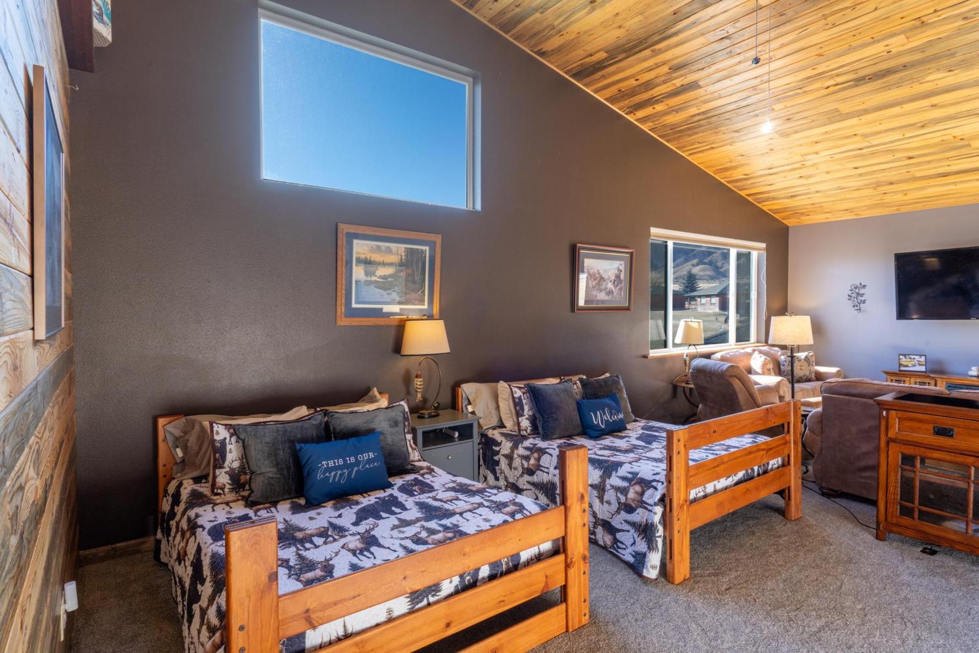 Bison Lodge - Lg Home - 2 Bedrooms - Less Than 5 Miles To Yellowstone North Entrance, Sleeps Up To 8 Gardiner Bagian luar foto